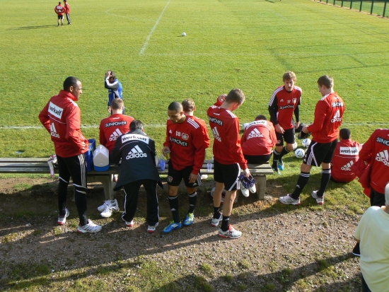 Nach zirka 35 Minuten auf dem Biederbacher Sportgelände machten sich die Leverkusener wieder auf den Weg nach Winden ins Elztal Hotel.